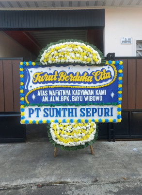 Papan Bunga Duka di Obi Utara